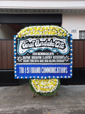 Papan Bunga Duka di Purabaya